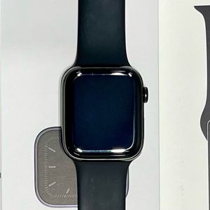 STAINLESS STEEL Apple Watch Series 5 Space Black Stainless Steel Case